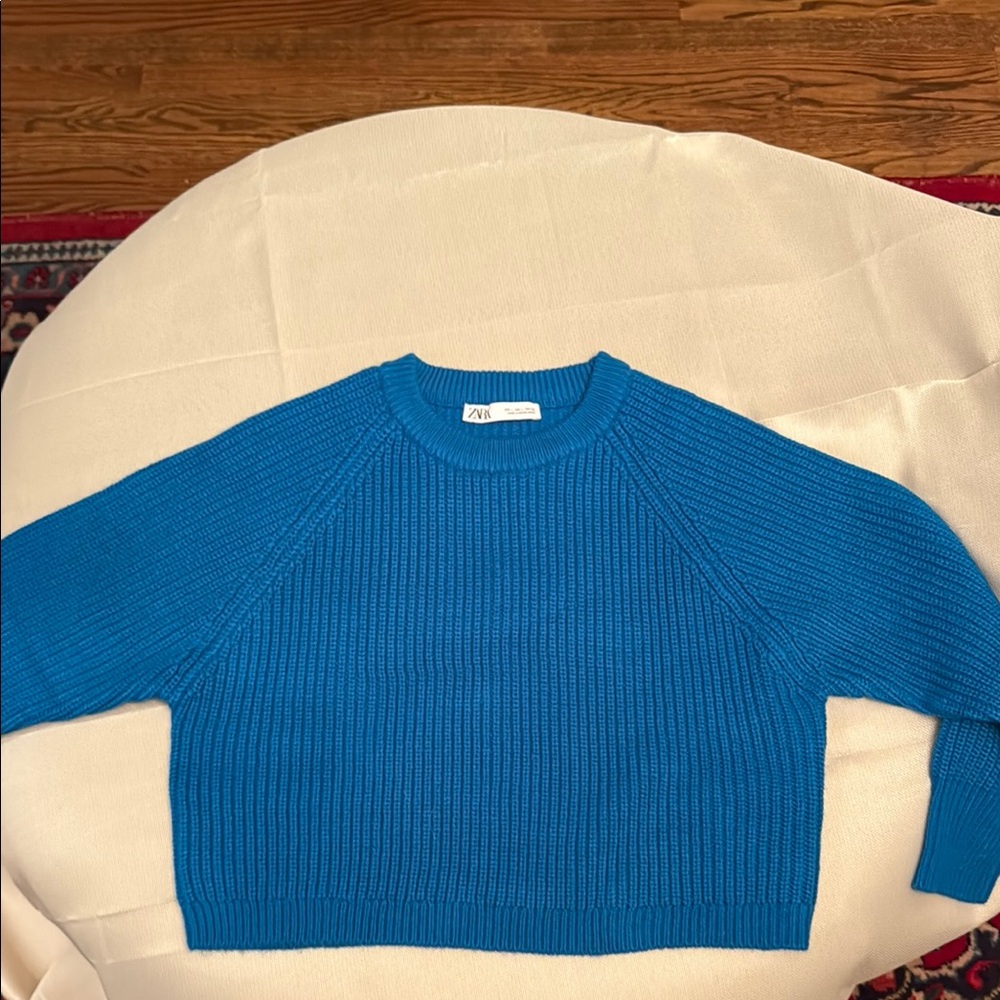 Zara Women's Blue Cropped Sweater size L